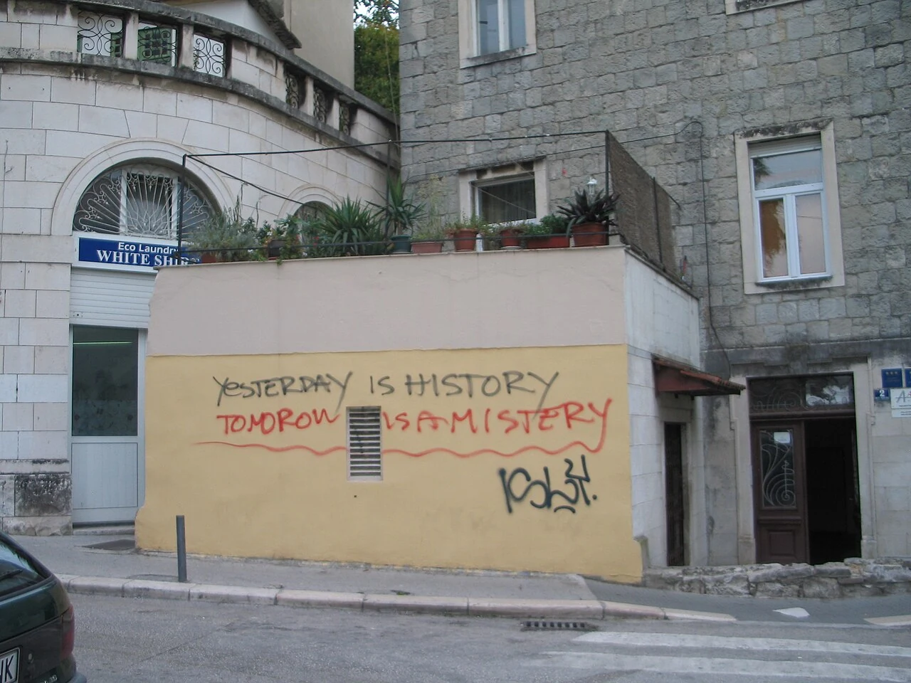 Grafit na zidu u Splitu